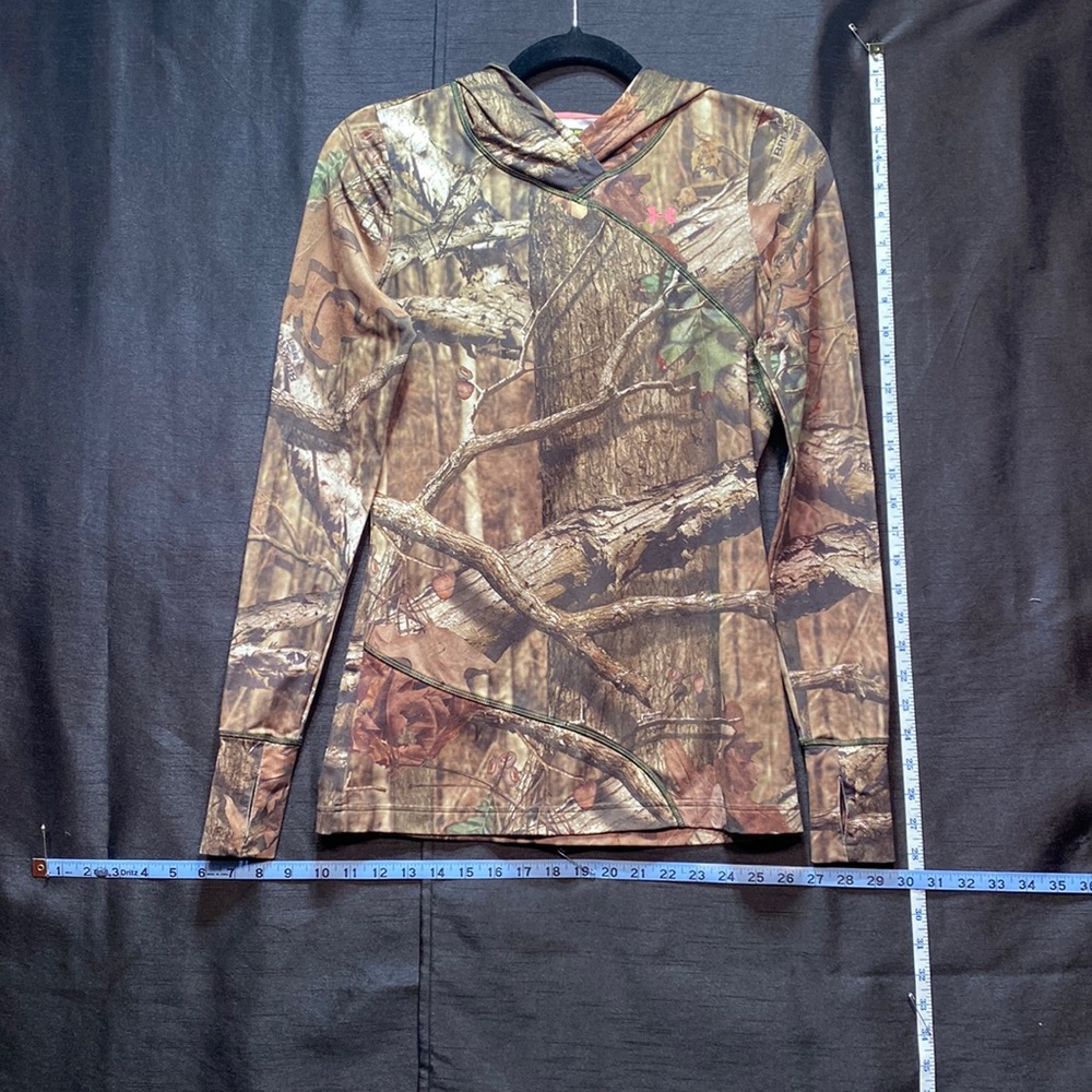 Under Armour pullover